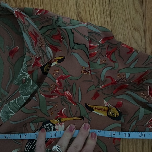 Carole Little vintage 90s silk safari toucan leaf print top small - Picture 14 of 16